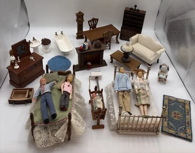 老式混批微型娃娃屋家具和娃娃木质、瓷器、地毯 — 第 1/4 张图片