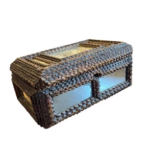 ATQ 1800er Holz Tramp Kunst Box mit Spiegelplatten & aufwendigen Schnitzereien Details - Bild 1 von 24