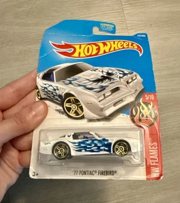 Pontiac Firebird HW 2015 Hot Wheels 77 blanco llamas 132/365 Foto 1 de 4