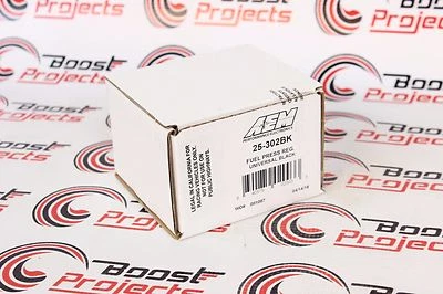 Regulador de presión de combustible ajustable anodizado negro universal AEM 25-302BK Foto 1 de 4
