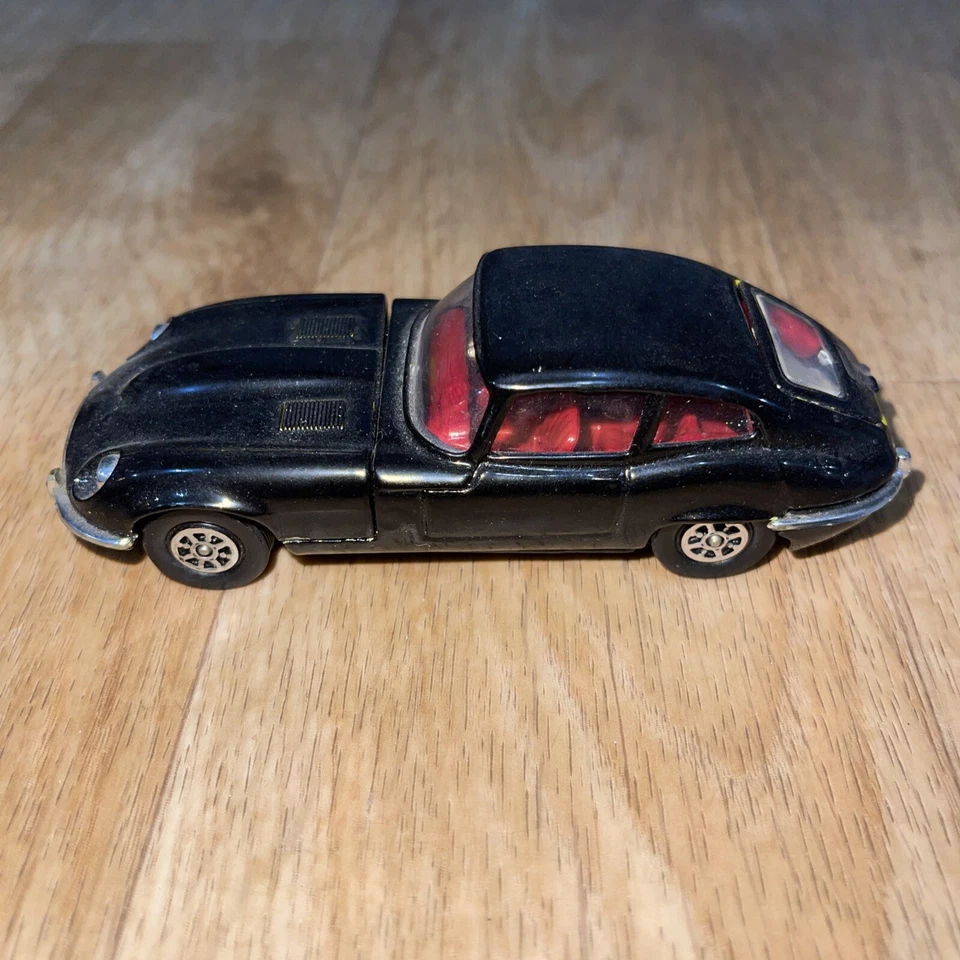 Vintage Corgi Toys E Type v12 Jaguar whizzwheels negro Foto 1 de 4