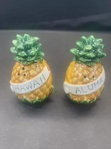 Vintage Souvenir Hawaii Aloha Pineapple Salt And Pepper Shakers Collectibles - Picture 1 of 6