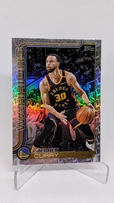Baloncesto insignia Topps 2025-26 Stephen Curry #135 Topps patrón de lámina Foto 1 de 2