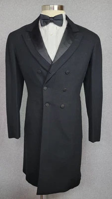 Tailcoat masculino eduardiano antigo preto lã formal com lapelas de cetim datado de 1905 - Imagem 1 de 4