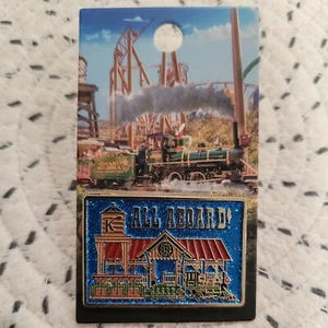 PIN 100 ANIVERSARIO Knott's Berry Farm #84 de 100 ¡Todo a bordo! Grand Sierra RR - Imagen 1 de 4