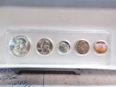 1960  Birth Year Mint Set US Coins In Plastic Holder - 90% Silver - Image 1 of 4