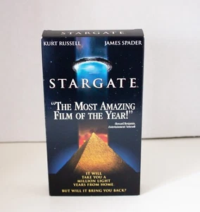 Stargate VHS Kurt Russell James Spader Sci-Fi Fantasy Warner Home Vid 1994 PG-13 - Imagen 1 de 5
