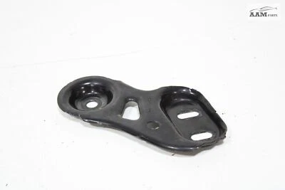 2017-2019 BUICK LACROSSE SUPORTE DE PARAFUSO DE MONTAGEM NO BERÇO DO PASSAGEIRO DIANTEIRO DIREITO FABRICANTE DE EQUIPAMENTO ORIGINAL - Imagem 1 de 4