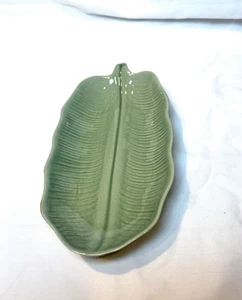 Vintage Green Banana Leaf Serving Dish - Picture 1 of 6