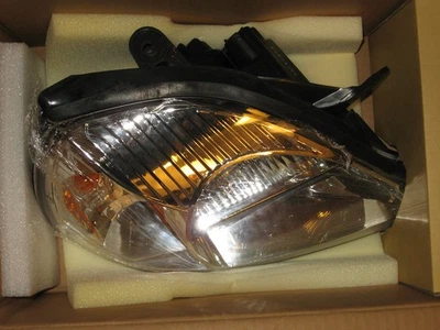 2003-2005 Kia Rio/RX-V Passenger Side Replacement Headlight (Depo 323-1112R-AS) Foto 1 de 4