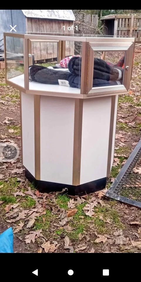 Vitrine de 2 portas com fechaduras e chaves  - Imagem 1 de 1