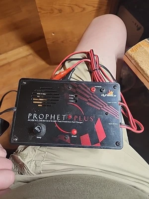 Dynamite Prophet Plus AC/DC 4-7 cell NiCd & Ni-MH Peak Fast Battery Charger - Image 1 of 4