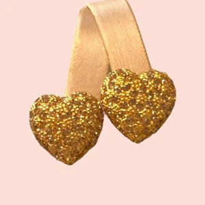 Pendientes con clip de corazón de cristal blanco pavé tono dorado CINER firmados de colección - Imagen 1 de 14