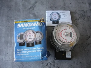 Sangamo Q551 13 12 Solar Dial 20A  RPTS Timeswitch 1 Pole 1 Throw 3 Pin Base - Picture 1 of 1