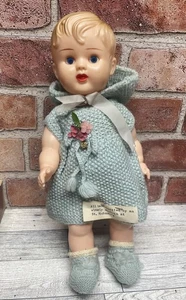 Vintage OK Kader Puppe 3512 blaue Augen Made in Hong Kong Schlafaugen handgestrickt Stoff - Bild 1 von 9