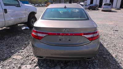 Puerta delantera derecha HYUNDAI AZERA 12 13 14 15 16 17 Foto 1 de 4