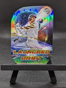 2023 Topps Cosmic Chrom Juan Soto in den Orbit gebracht #LIO-3 San Diego Padres - Bild 1 von 2