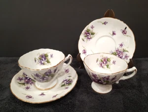 Juegos de 2 tazas y platillos Rossetti Spring Violets con patas hechos en Japón ocupado - Imagen 1 de 8