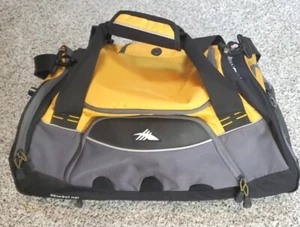 High Sierra Sport Travel Duffel Black Gold Heavy Duty Roll-out matt 21" - Picture 1 of 14