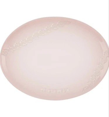 LE CREUSET Plato Ovalado 27cm Encaje Relieve Shell Vajilla Rosa Foto 1 de 4