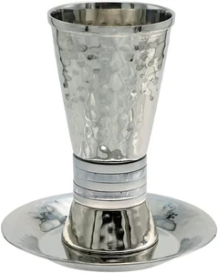 Gehämmerter Nickel Zylinder Kiddusch Becher mit Silberringen - Bild 1 von 2