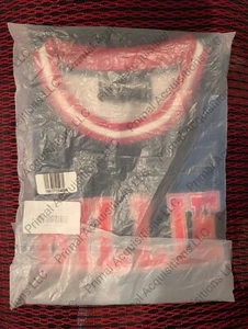 Camiseta deportiva de baloncesto Billie Eilish roja y negra PEQUEÑA LISTA PARA ENVIAR - Imagen 1 de 4