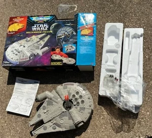 Star Wars Millennium Falcon / Command Center MicroMachines Space Opened - Picture 1 of 3