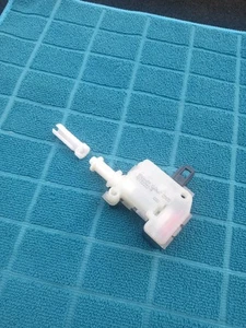 Genuine Hella Germany Jaguar X-Type Trunk Lid Power Lock Release Actuator Motor - Picture 1 of 6
