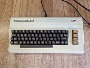 PAL Commodore VIC 20 (Vic-20) tested with diagnostic - Afbeelding 1 van 7