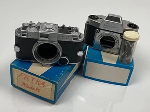 Rara fotocamera vintage Kodak Ektra 35 mm pellicola telemetro + Exa II: per parti di ricambio, così com'è. - Foto 1 di 24