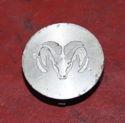 Tapa central de rueda Ram mecanizada OEM 4743728 30393 4743328 Dodge Caravan 2001-2004 Foto 1 de 4