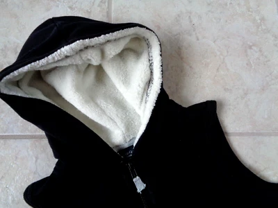 CHALECO CON CAPUCHA FADED GLORY YOUTH L (10-12) NEGRO CON RIBETE BLANCO ROPA PARA NIÑOS Foto 1 de 3