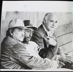 1973 Bill North, Dick Williams & Charles Finley Oakland A's 8.25"x8" Press Photo - Picture 1 of 2