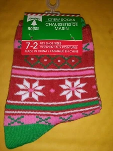 1 pair girl fashion crew socks size 7 - 2 with Christmas theme red/pink stripes - Picture 1 of 3