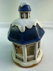 Carpa Lefton China Colonial Village 1991 Navidad Azul #00227 De colección - Imagen 1 de 4