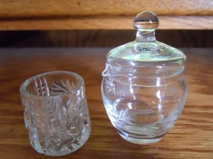 Pequeña crema grabada girasol vintage con tapa y molinete cremallera palillo de dientes soporte - Imagen 1 de 4