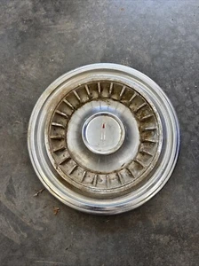 60 OLDSMOBILE DELUXE HUB CAP WHEEL COVER DISC ASSEMBLY WITH FIN RING - Picture 1 of 2