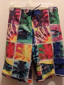 Salt Life Youth Medium Fish Pattern 10 Inch Board Shorts - Picture 1 of 7
