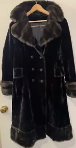 Vtg Borgazia Sportowne Faux Fur Coat Rose Buttons Satin Lining Mob Wife - Picture 1 of 17