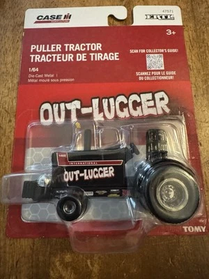 1/64 Scale  Case IH Out Lugger  1466 Pulling Tractor Die-cast Ertl Chase Model - Image 1 of 2