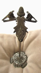 Vintage Victorian Metal Floral/Scroll 3-Spring Clip Glove Note Card Holder Stand - Picture 1 of 9