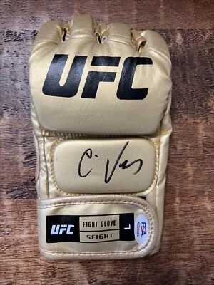 Cain Velasquez Signed Gold UFC Glove PSA DNA Autographed MMA - Image 1 of 4