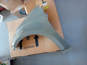 Parafanfo anteriore sx Toyota Yaris dal 2020 nuovo originale - Foto 1 di 2