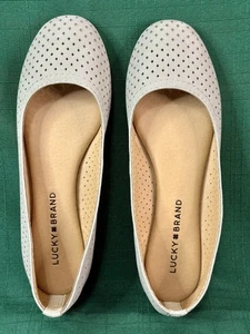 Zapatos planos de ballet Lucky Brand Everlee para mujer talla 7 M cuero perforado piedra cálida ECU - Imagen 1 de 10