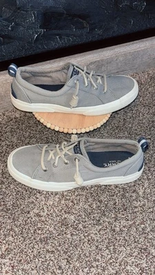 Sperry Crest Vibe Women’s Sneakers Size 8. Excellent Condition And So Cute! - Image 1 of 4