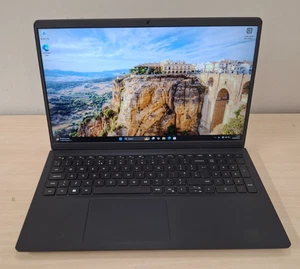 Dell Vostro 3520 15.6" Laptop Intel i5-1235U 8GB 256GB Win 11-READ DESCRIPTION - Picture 1 of 5