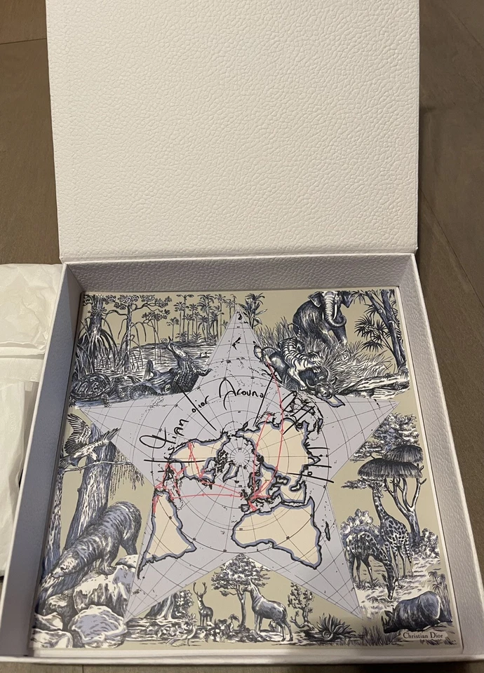 2024 Christian Dior/Puzzle “Around The World” 500 Peças/PRESENTE DE BOAS-VINDAS PRATA - Imagem 1 de 4