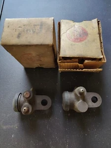 NOS OEM MOPAR 865973 865974 Wheel Cylinders fits 1940-42 Chrysler 8 cylinder  - Picture 1 of 3