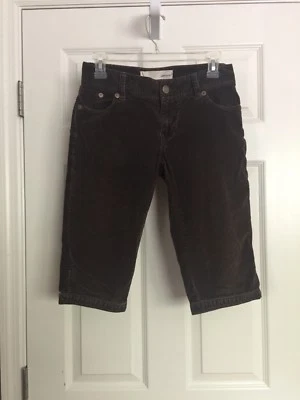 Pantalones Cortos Old Navy Marrón Oscuro Talla 8 Pana Bermudas Largo Capri Rodilla Rodilla Botón Enrollable Foto 1 de 4