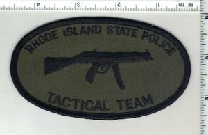 Toppa Spalla Sottomessa Squadra Tattica Polizia di Stato (Rhode Island) 1° Emissione - Foto 1 di 1